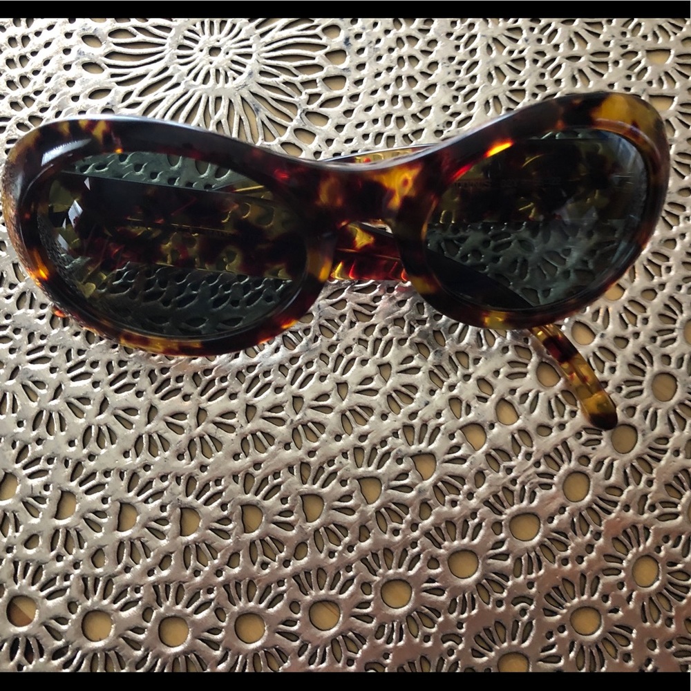Authentic Gucci sun glasses! - Picture 1 of 5